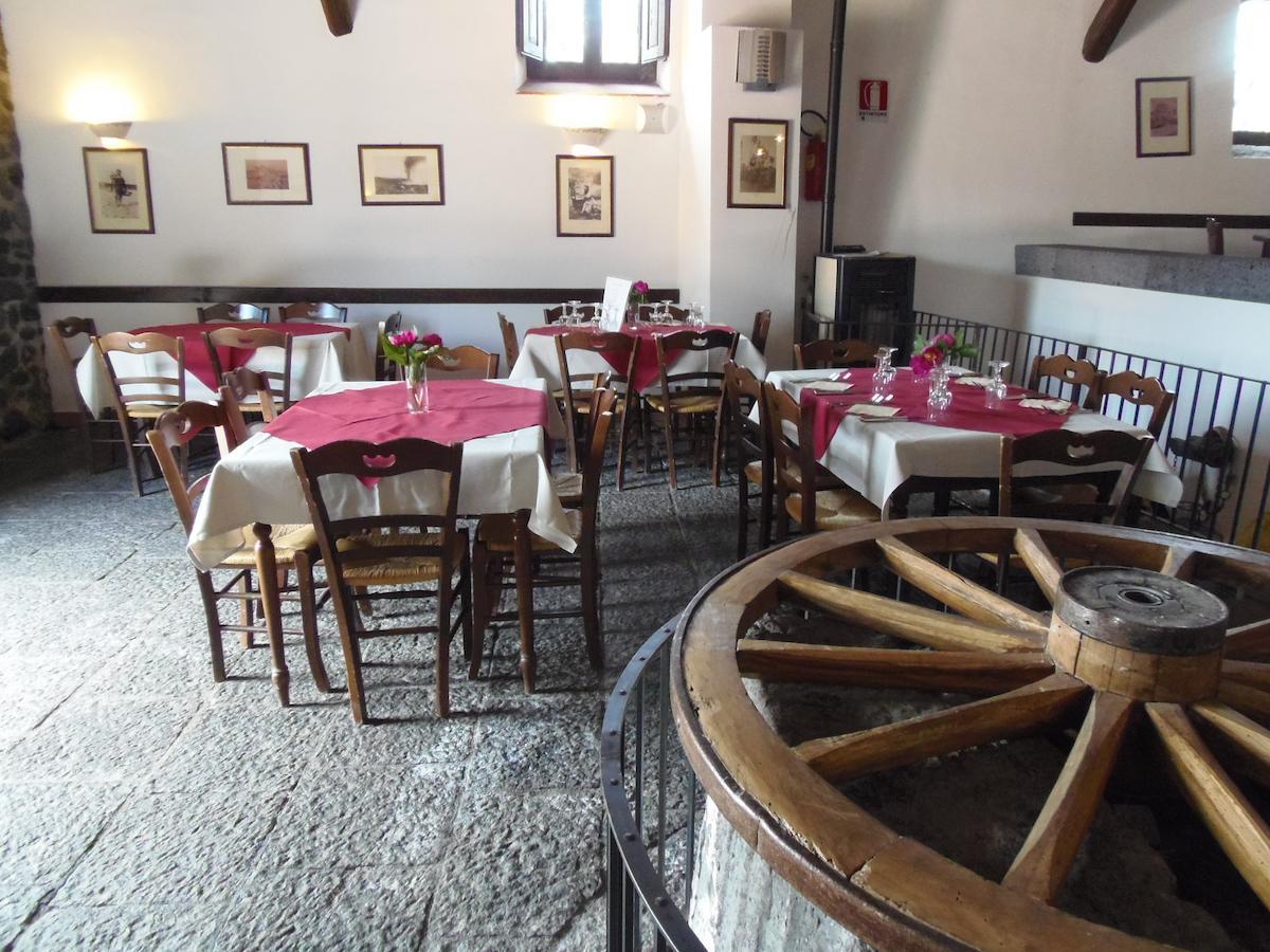 Le Cisterne Dell'Etna Hotel Calcerana-Marina Kültér fotó
