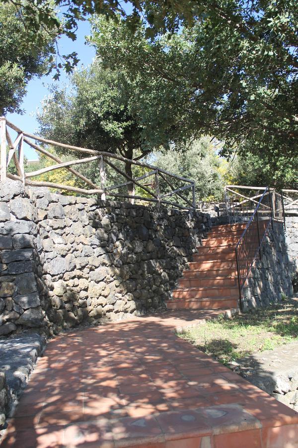 Le Cisterne Dell'Etna Hotel Calcerana-Marina Kültér fotó