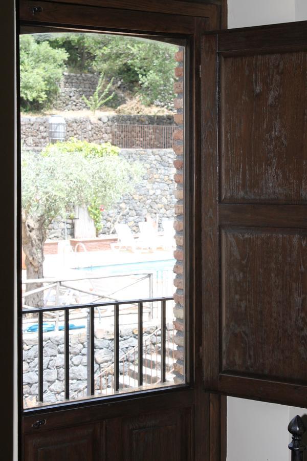 Le Cisterne Dell'Etna Hotel Calcerana-Marina Kültér fotó