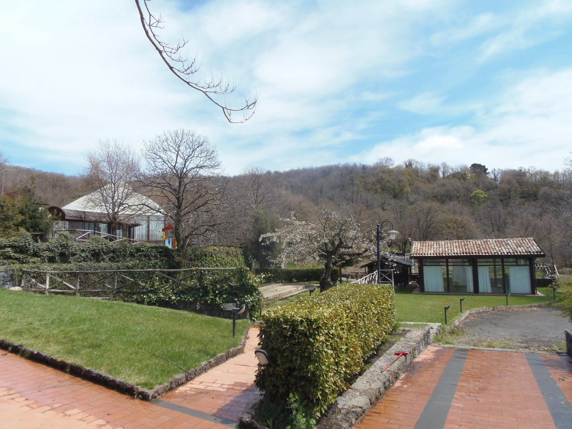 Le Cisterne Dell'Etna Hotel Calcerana-Marina Kültér fotó